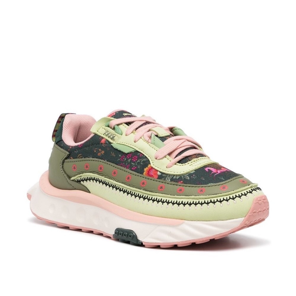 PUMA x Liberty of London Wild Rider 2 Sneaker - US 8